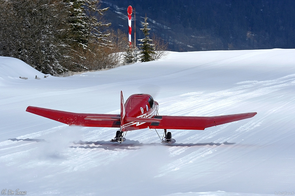 http://h.ds.free.fr/gallery/galleries/Aviation/2008/Meribel/IMG_2547.jpg